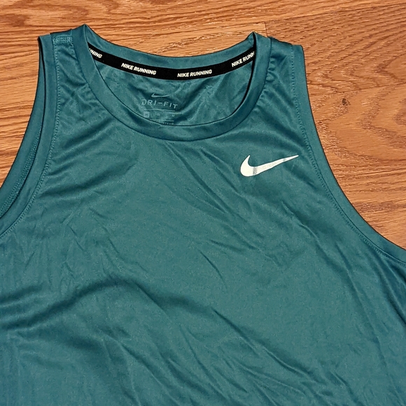 NIKE workout tank - Picture 2 of 3